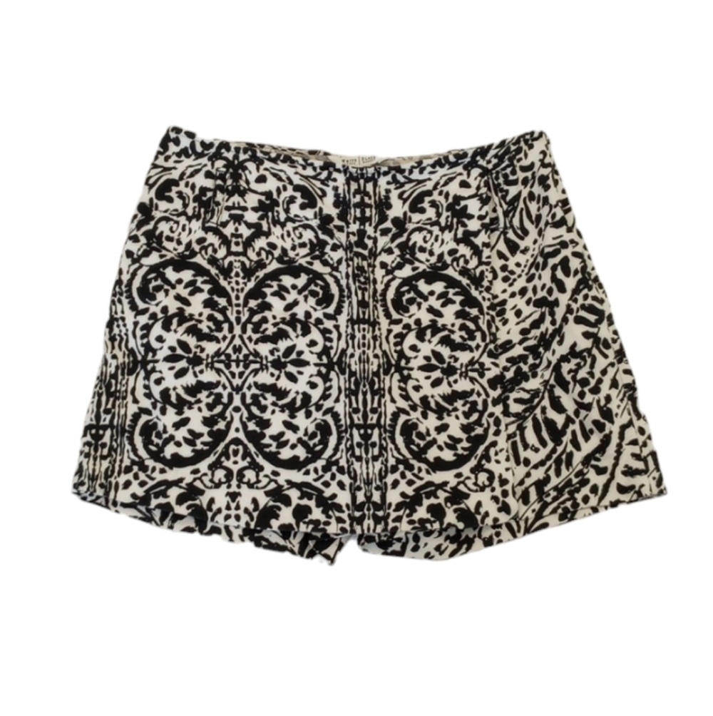 White House Black Market Womens Skort Sz 6 Black White Resort Travel Vacation